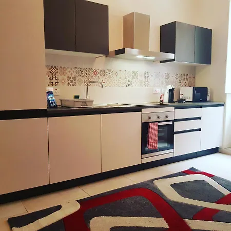 Sunshine Court 1 Apartment